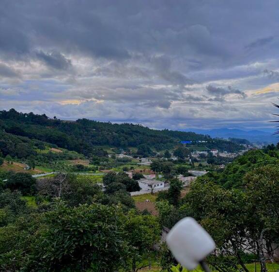 اتاق استاندارد با تخت بزرگ, M Lapin   Hotel & Glamping Near Antigua Guatemala
