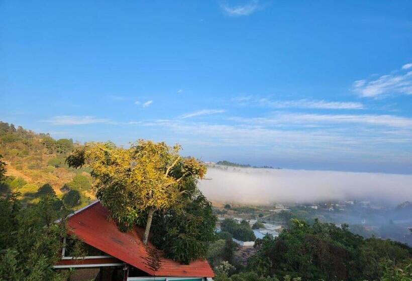 اتاق استاندارد با تخت بزرگ, M Lapin Hotel & Glamping Near Antigua Guatemala