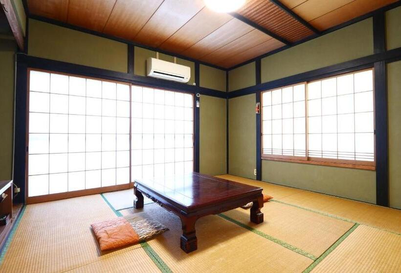 Standard Neljän Hengen Huone, 富士見山荘