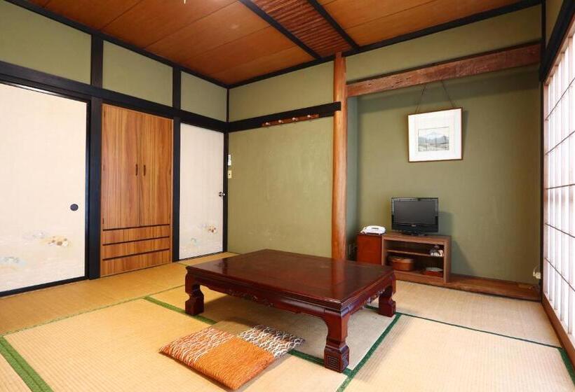 Standard Neljän Hengen Huone, 富士見山荘