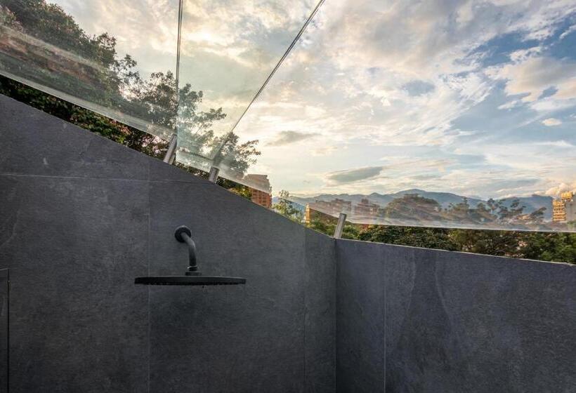 شقة دور أخير غرفة نوم واحدة, The Belmonte Penthouse