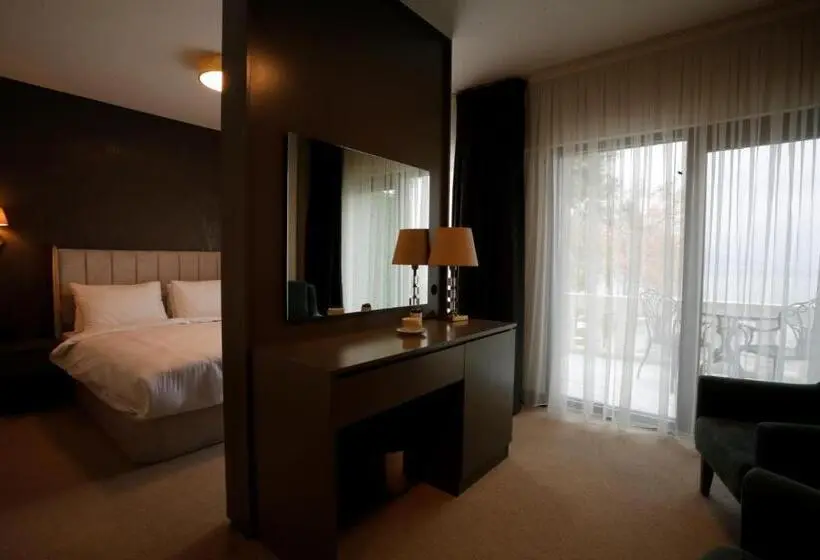 اتاق لوکس با بالکن, Dellago Luxury Hotel Sapanca