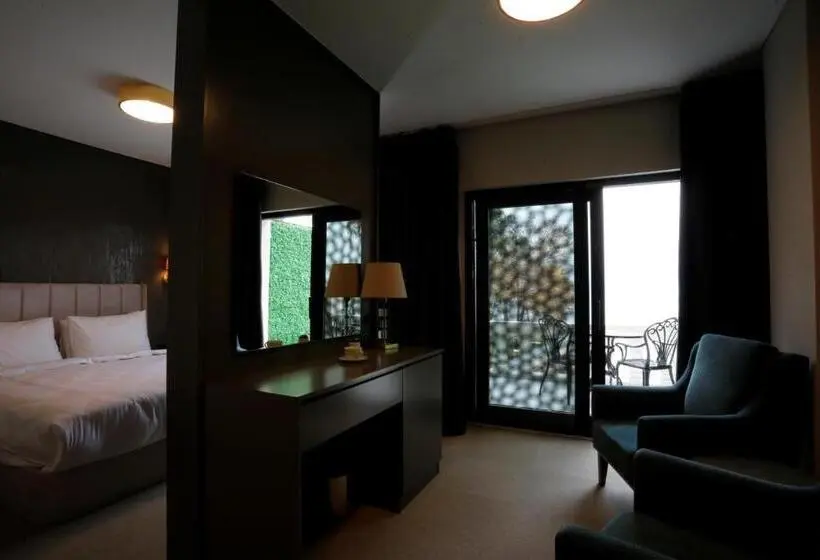 اتاق لوکس با بالکن, Dellago Luxury Hotel Sapanca