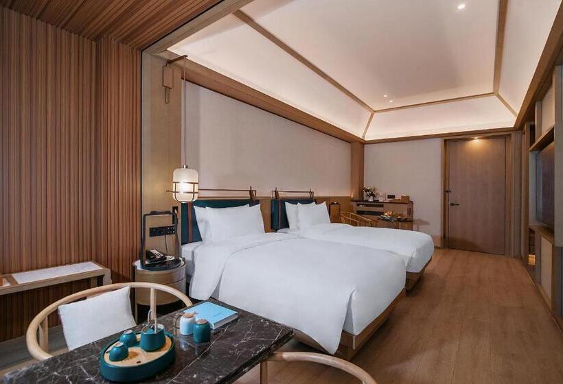 غرفة قياسية داخلية, Maree