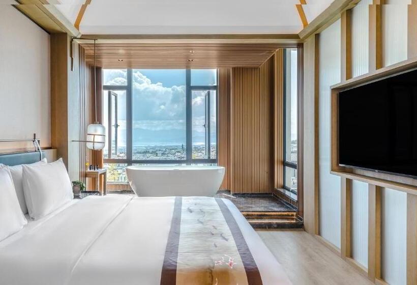 غرفة قياسية مطلّة علي البحر, Maree