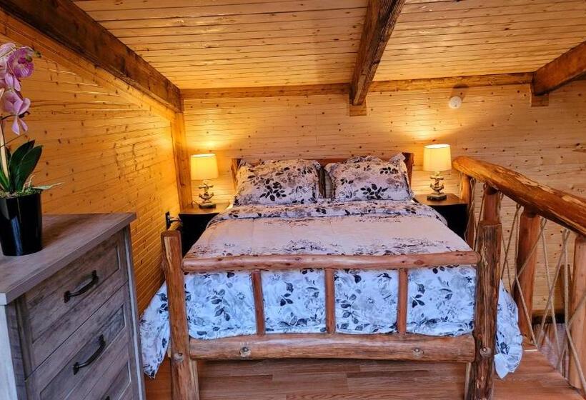 חדר דלוקס עם מרפסת, Aloha Lodge  Private Eco Log Cabin Near Volcano National Park