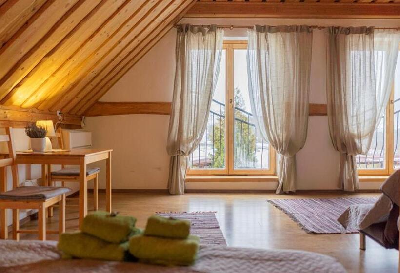 اتاق خانوادگی, Ružas