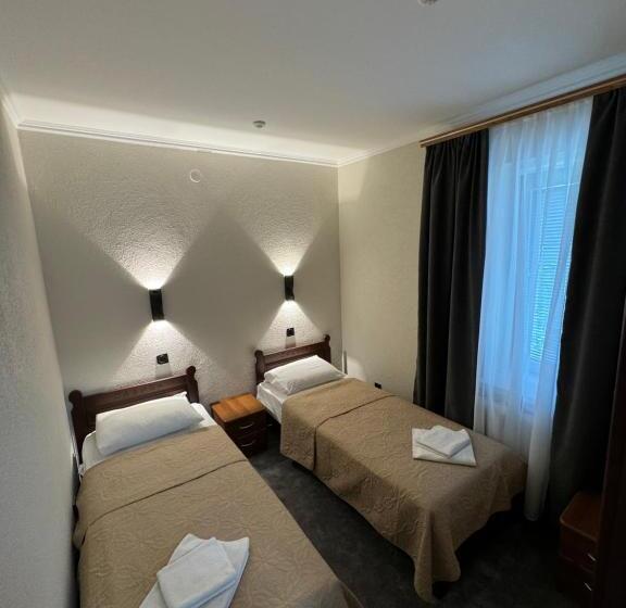 家庭间, садиба