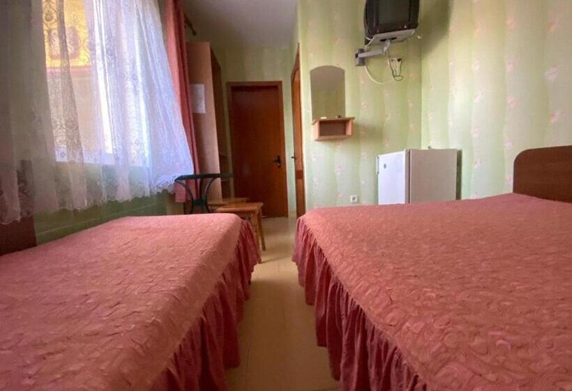 Quarto Triplo Basic, частные апартаменты мезенцевых