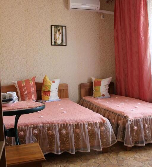 Quarto Triplo Basic, частные апартаменты мезенцевых