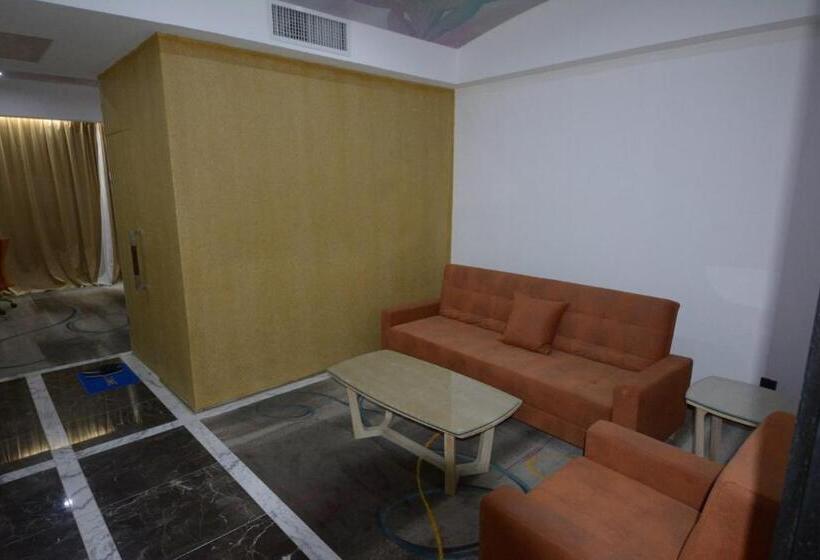 سوییت جونیور لوکس, Melian