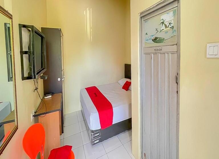 Номер Стандарт, Reddoorz At Wahidin Street Cirebon