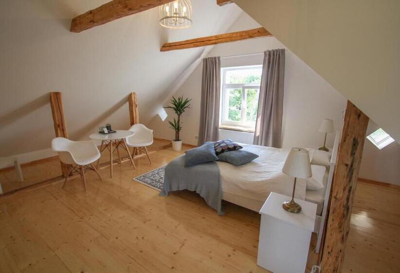 اتاق لوکس چهار تخته, Ligatne Homestay