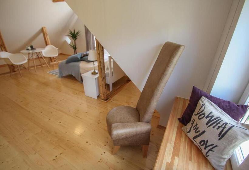 اتاق لوکس چهار تخته, Ligatne Homestay