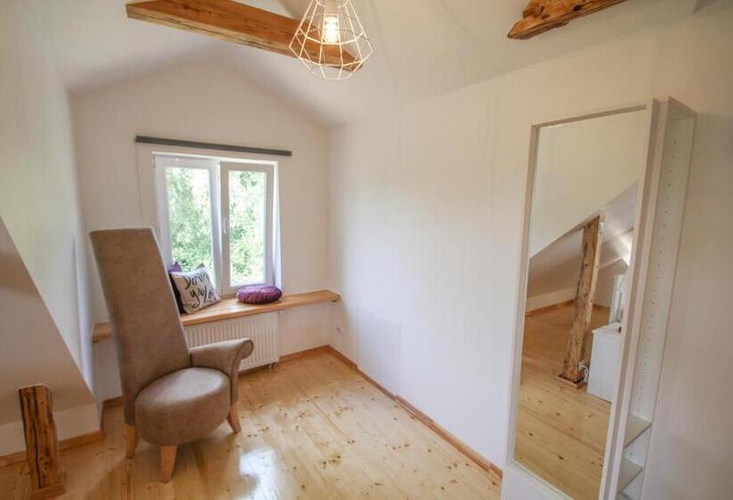 اتاق لوکس چهار تخته, Ligatne Homestay