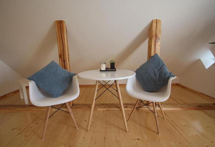 اتاق لوکس چهار تخته, Ligatne Homestay