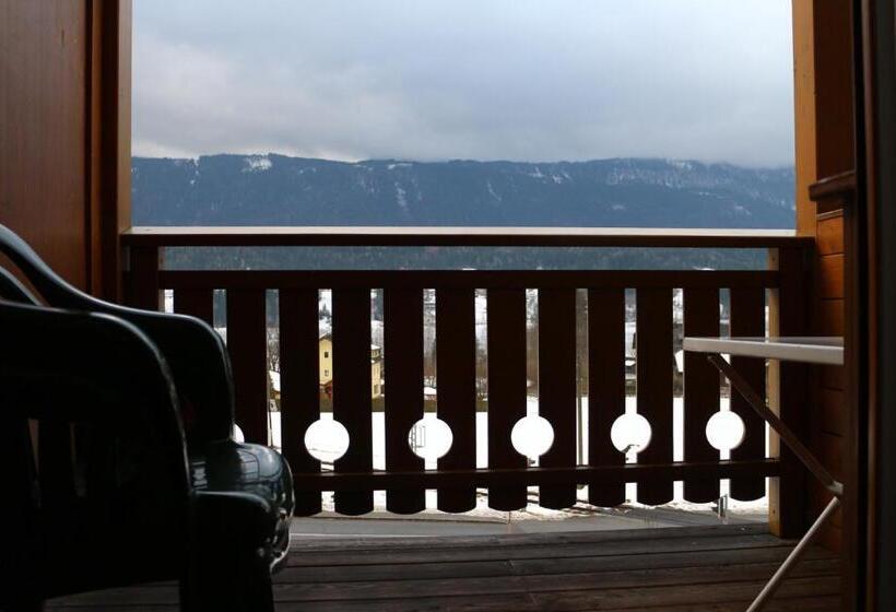 Апартаменты 2 Спальни с Балконом, Ferienwohnungen Kraker