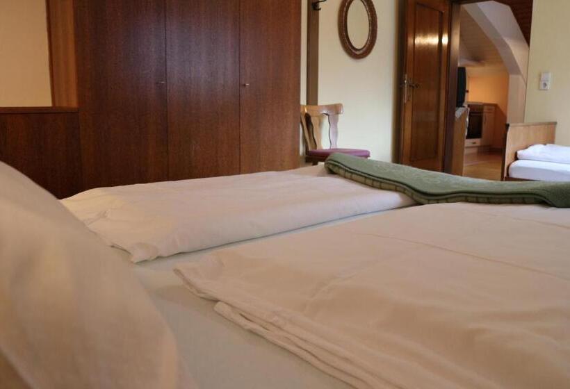 Апартаменты 1 Спальня с Видом, Ferienwohnungen Kraker