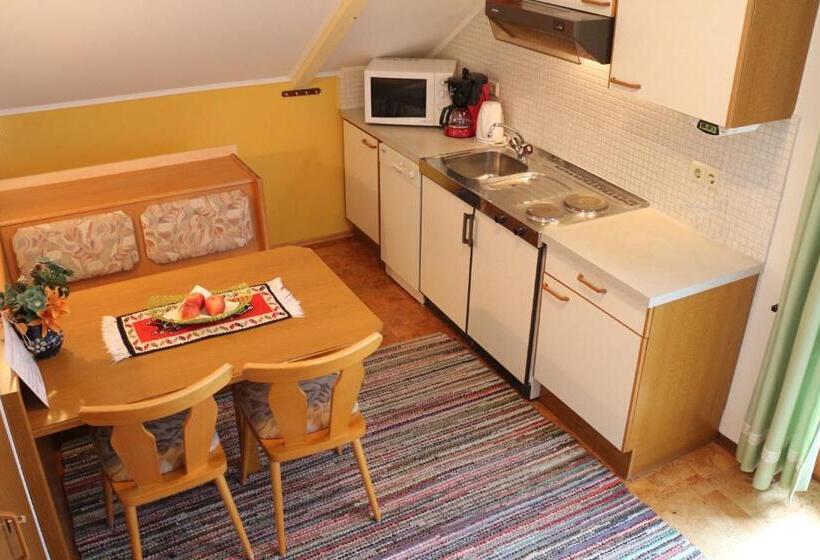 1 Bedroom Apartment Lake View, Ferienwohnungen Kraker