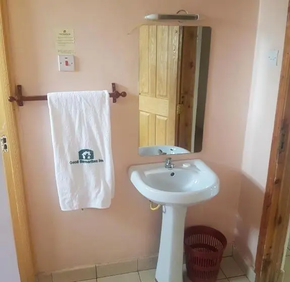 اتاق لوکس, Good Samaritan Inn