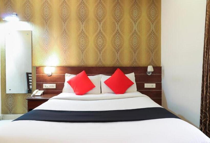 اتاق استاندارد, Oyo Hotel Status Executive Room S
