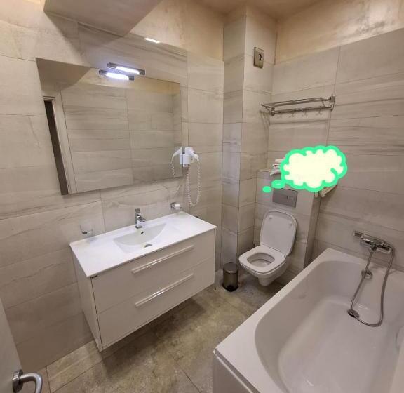 סטודיו סטנדרט עם מרפסת, White Tower Studiou 5 Stele