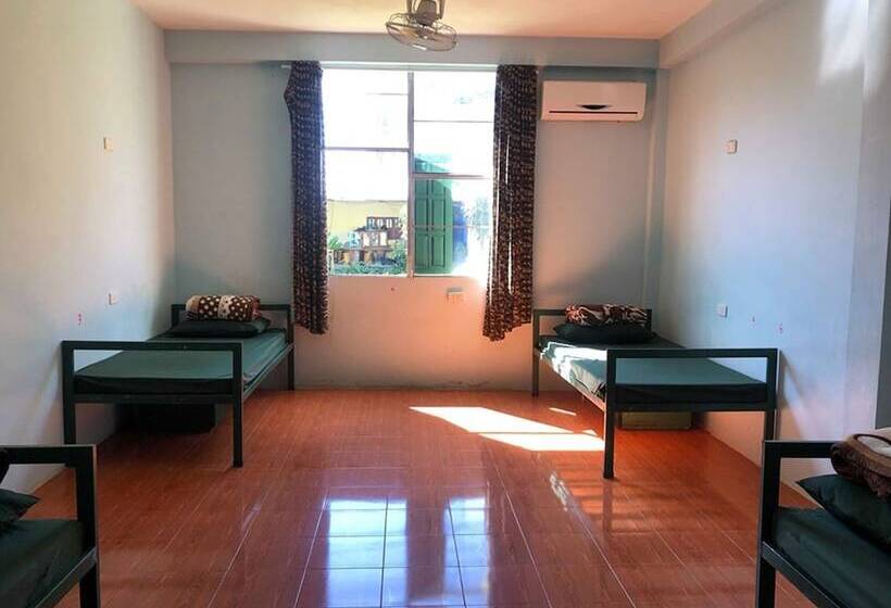 Cama em Quarto Compartilhado, Army Barracks Guesthouse