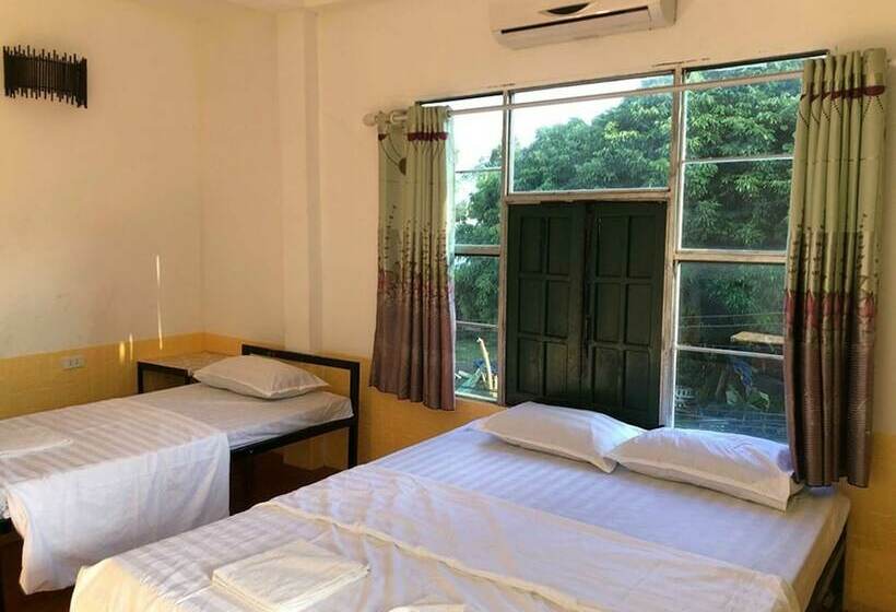 Quarto Deluxe, Army Barracks Guesthouse