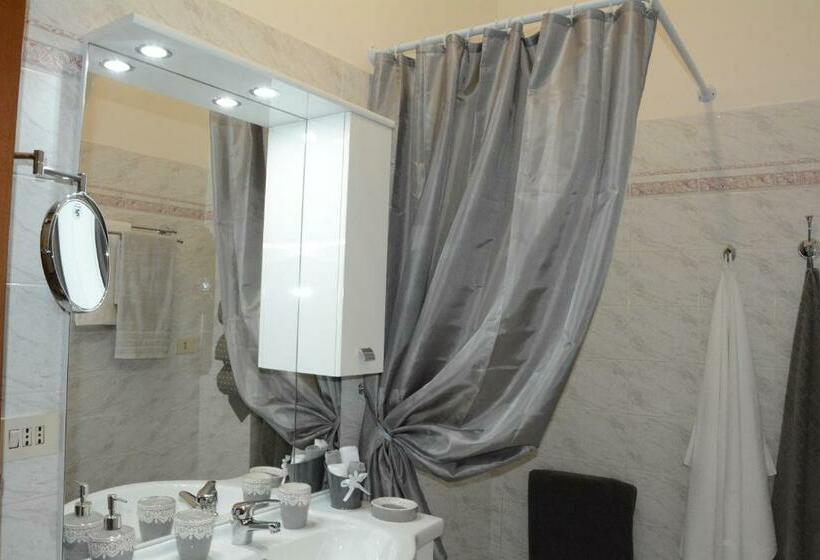 Camera Tripla Standard, B&b Huguette