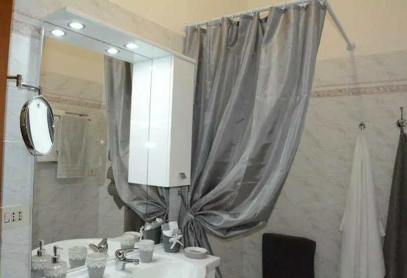 Camera Tripla Standard, B&b Huguette
