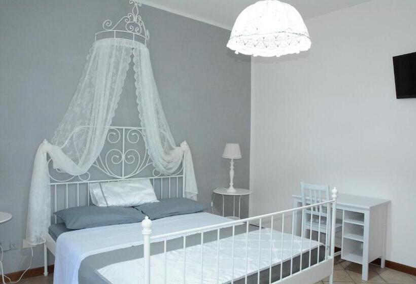 Camera Tripla Standard, B&b Huguette