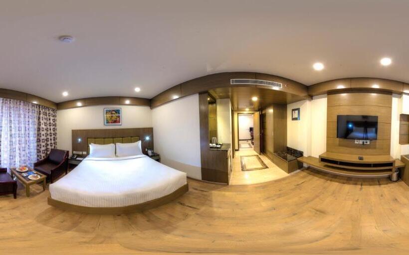 Номер Executive, Benzz Park Vellore