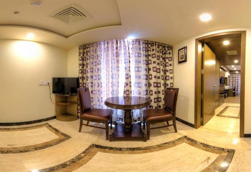 סוויטה, Benzz Park Vellore