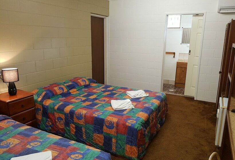 חדר דלוקס, Commercial