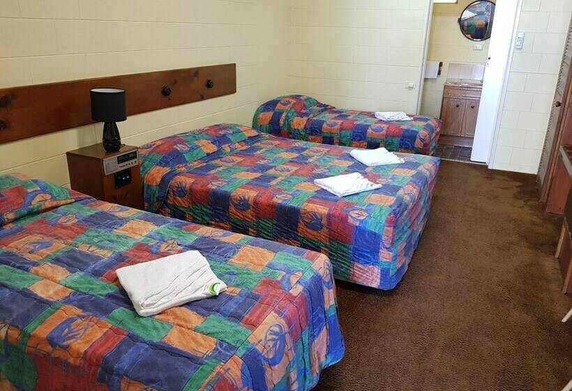 חדר דלוקס, Commercial