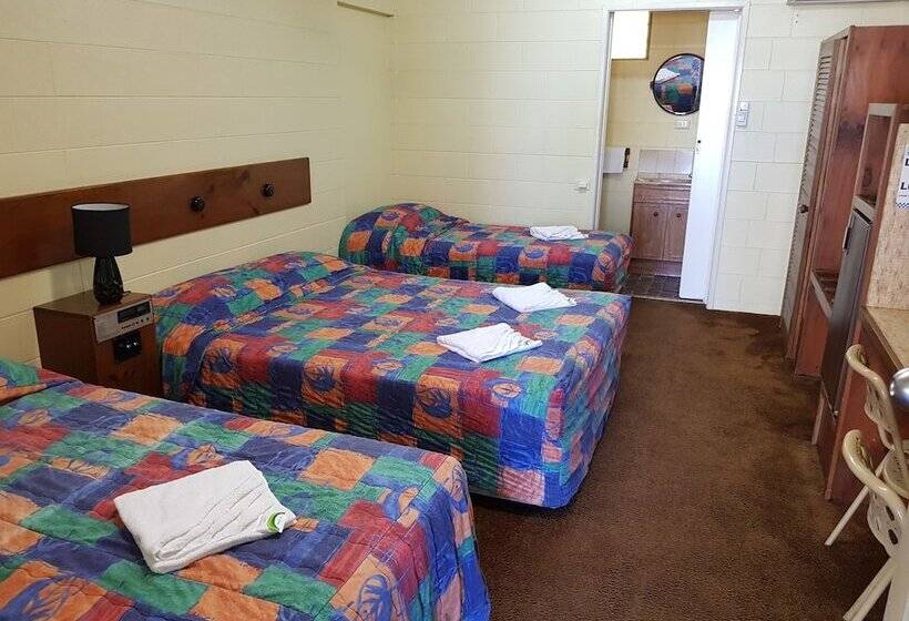 חדר דלוקס, Commercial