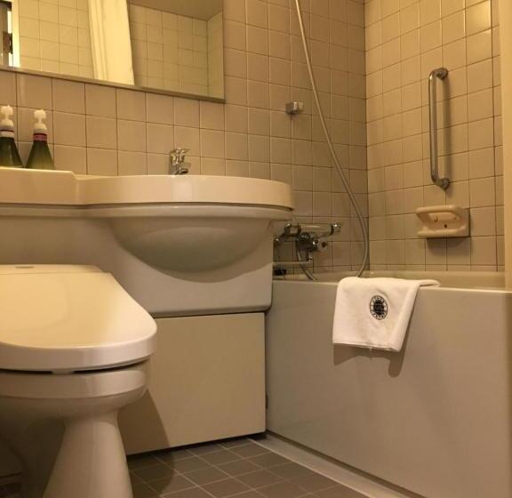 スタンダードルーム, Nagoyaeki Access