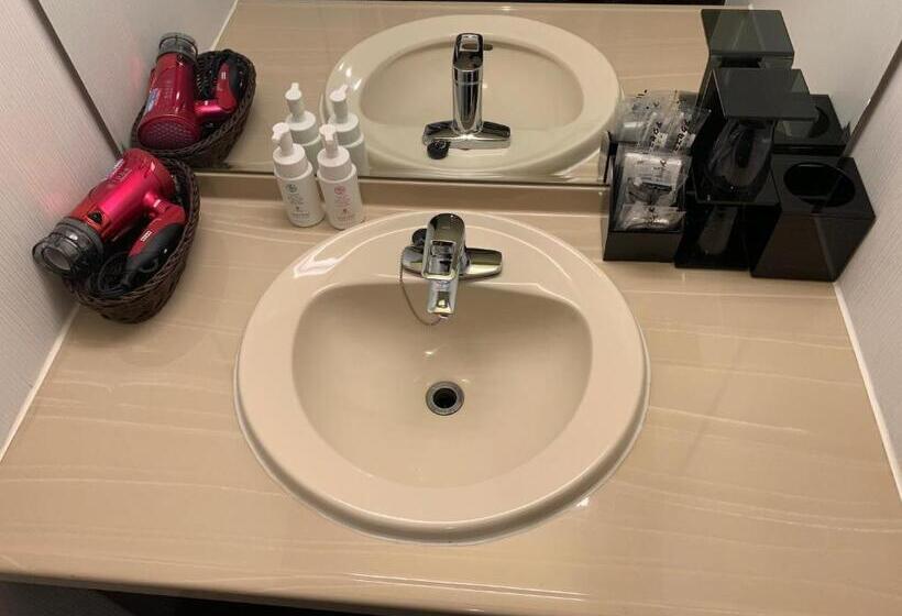 スタンダードルーム, Nagoyaeki Access