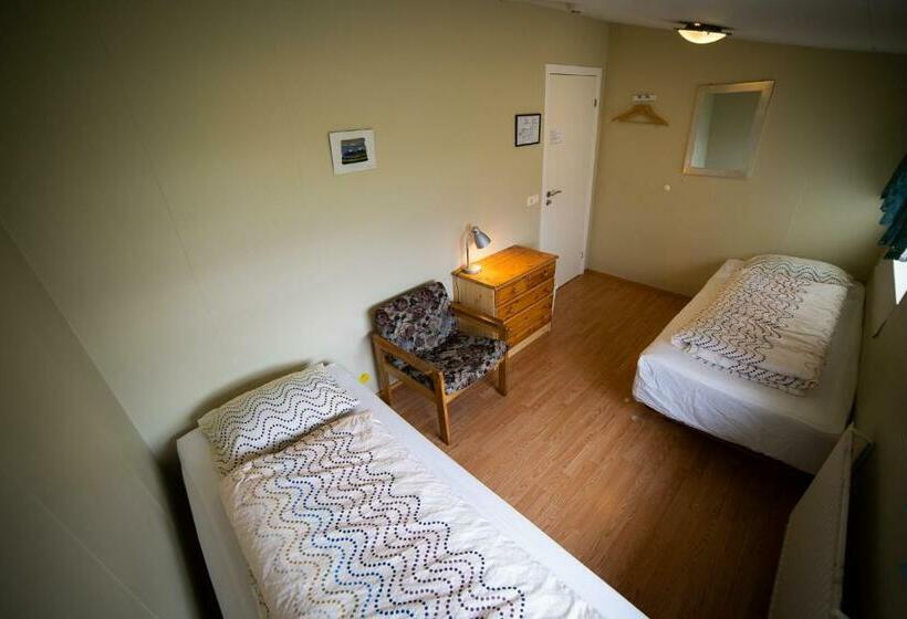 اتاق استاندارد با سرویس بهداشتی مشترک, árbót Hostel