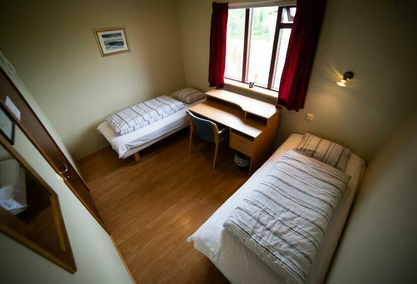 اتاق استاندارد با سرویس بهداشتی مشترک, árbót Hostel