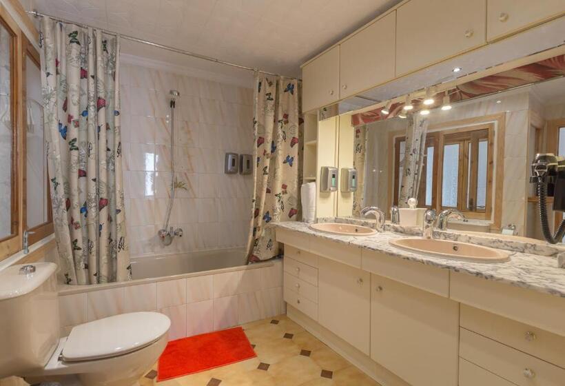 Номер Стандарт Трехместный, Salamandra Plaza