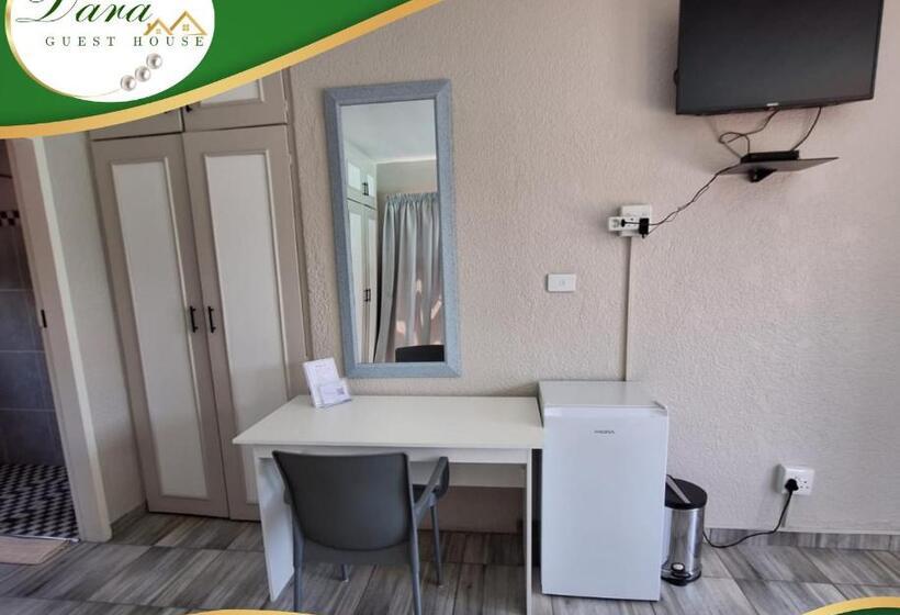 Standardzimmer mit Poolblick, Dara On Schabort