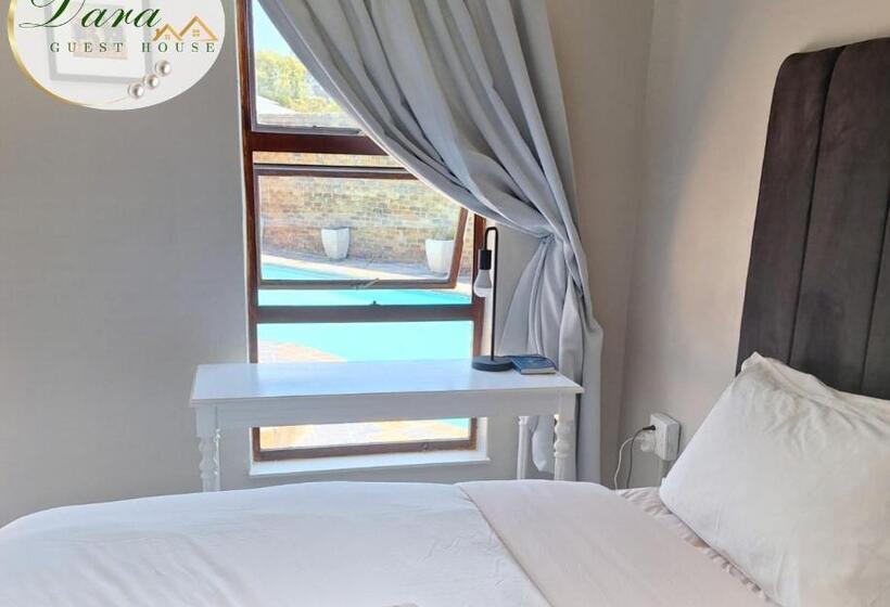 Standardzimmer mit Poolblick, Dara On Schabort