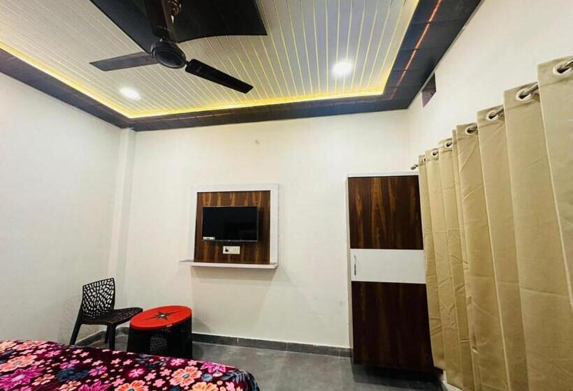 デラックスルーム, Ram Krishna Palace Ayodhya   Near Shree Ram Temple And Hanuman Garhi   Comfortable Stay
