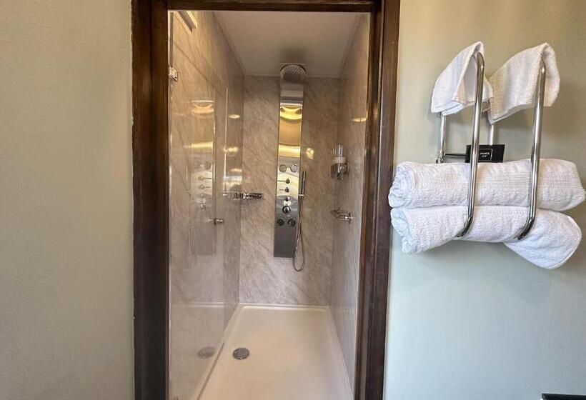 חדר דלוקס, Heathwood