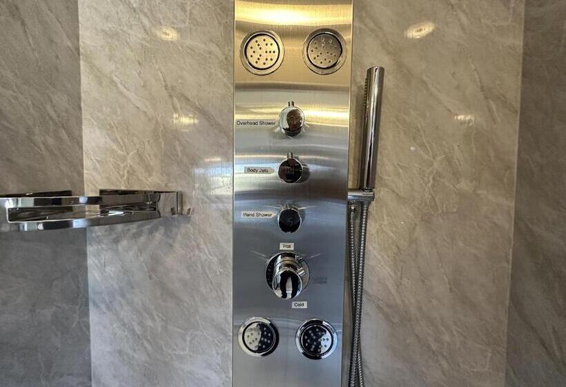 חדר דלוקס, Heathwood