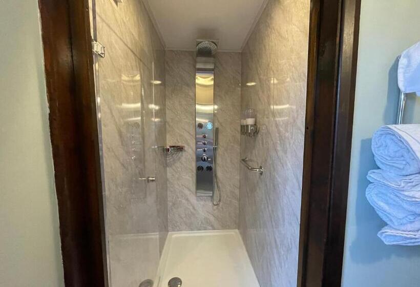 חדר דלוקס, Heathwood