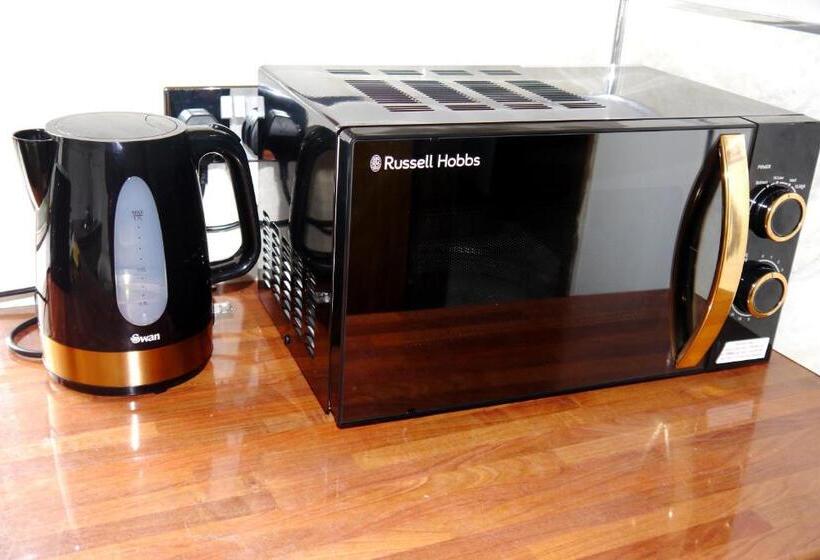 מיטת קינג בסוויטה, Heathwood