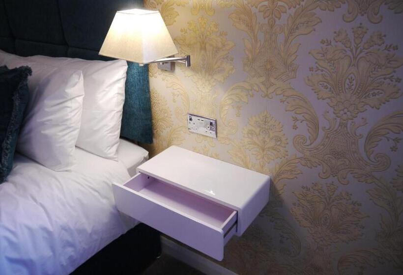 מיטת קינג בסוויטה, Heathwood