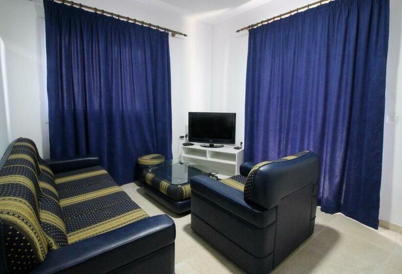 ファミリーステューディオ, Vila Kapllani